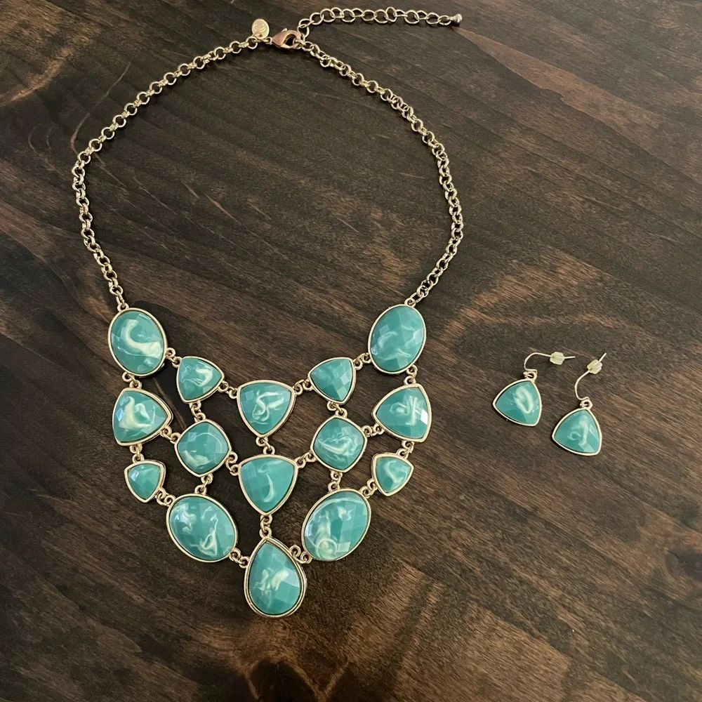 Charming Charlie Tiered Necklace and Earring Set